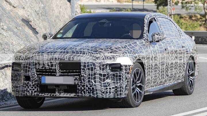 El nuevo BMW Serie 7 2026 se deja ver en nuevas fotos espía… y sí, los faros finos y polémicos siguen ahí 5