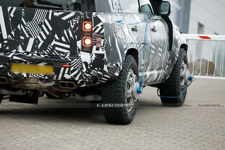 Land-Rover-Defender-Extreme-Spy-Shots--newcarscoops-37