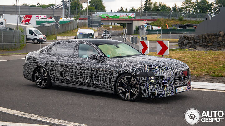 bmw-7-series-g70-2026-c8633-c111719072025104523_1