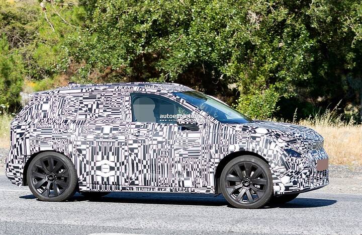 imgi_66_2026-skoda-epiq-spied-looking-sharp-small-electric-suv-features-concept-styling-cues_25