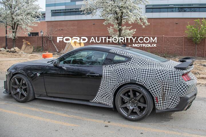 2026-Ford-Mustang-Shelby-GT500-S650-Prototype-Spy-Shots-April-2025-Exterior-012