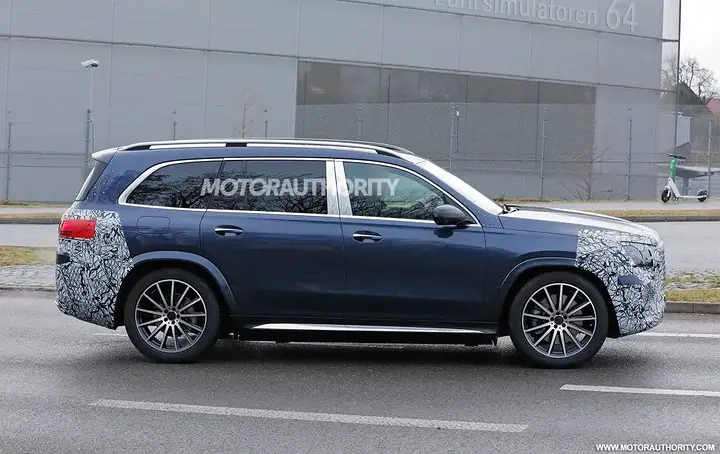 2027-mercedes-benz-maybach-gls-class-facelift-spy-shots--photo-via-baldauf_100954019_l