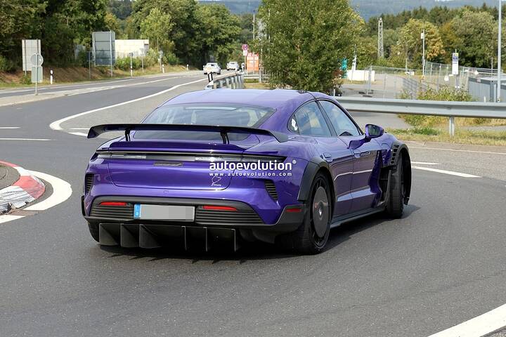 imgi_40_porsche-taycan-turbo-gt-weissach-looks-the-part-with-manthey-go-faster-parts_9