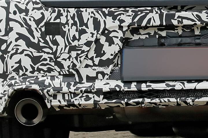 spy-photos-2027-lexus-lbx-morizo-rr-spied-with-minor-updates_1