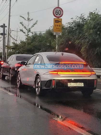 2022 IONIQ 60001