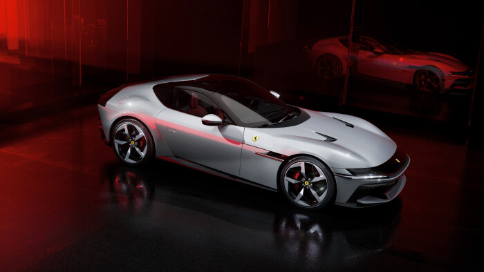 New_Ferrari_V12_ext_02_Design_white_mediab8c504ee97c3d3a5.md.jpeg