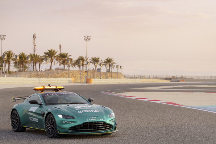 AstonMartinunleashesthepowerofDBX707inFormula1_166d07ce86ec09c1f1.md.jpeg