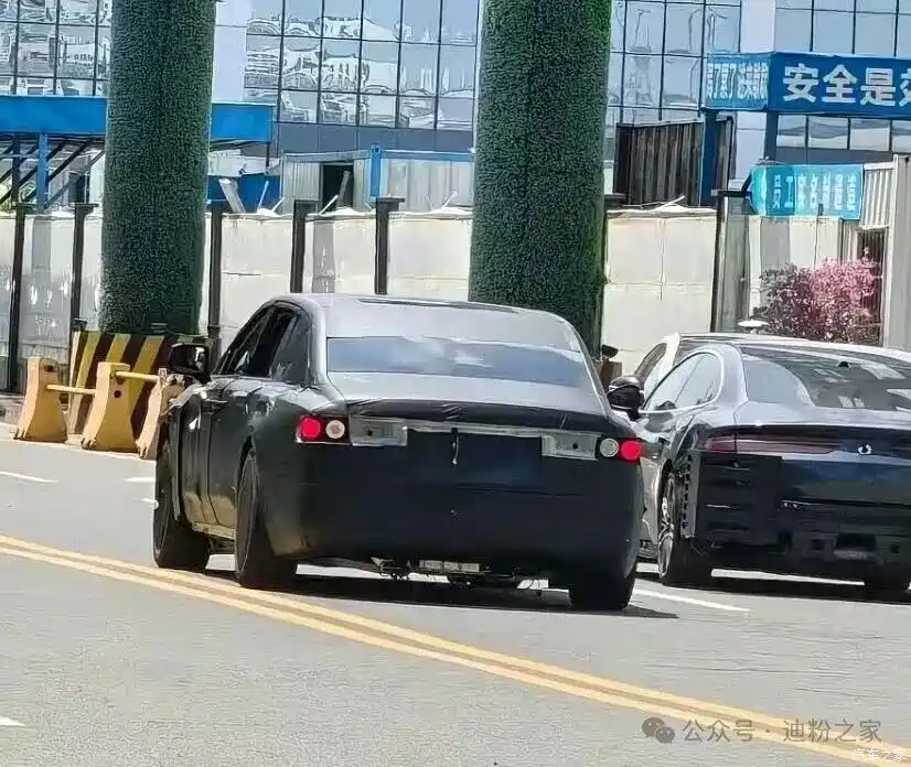 1200x0_1_newcarscoops__Chto52quEJ2AdC5HAAHD4c1I5Qk727