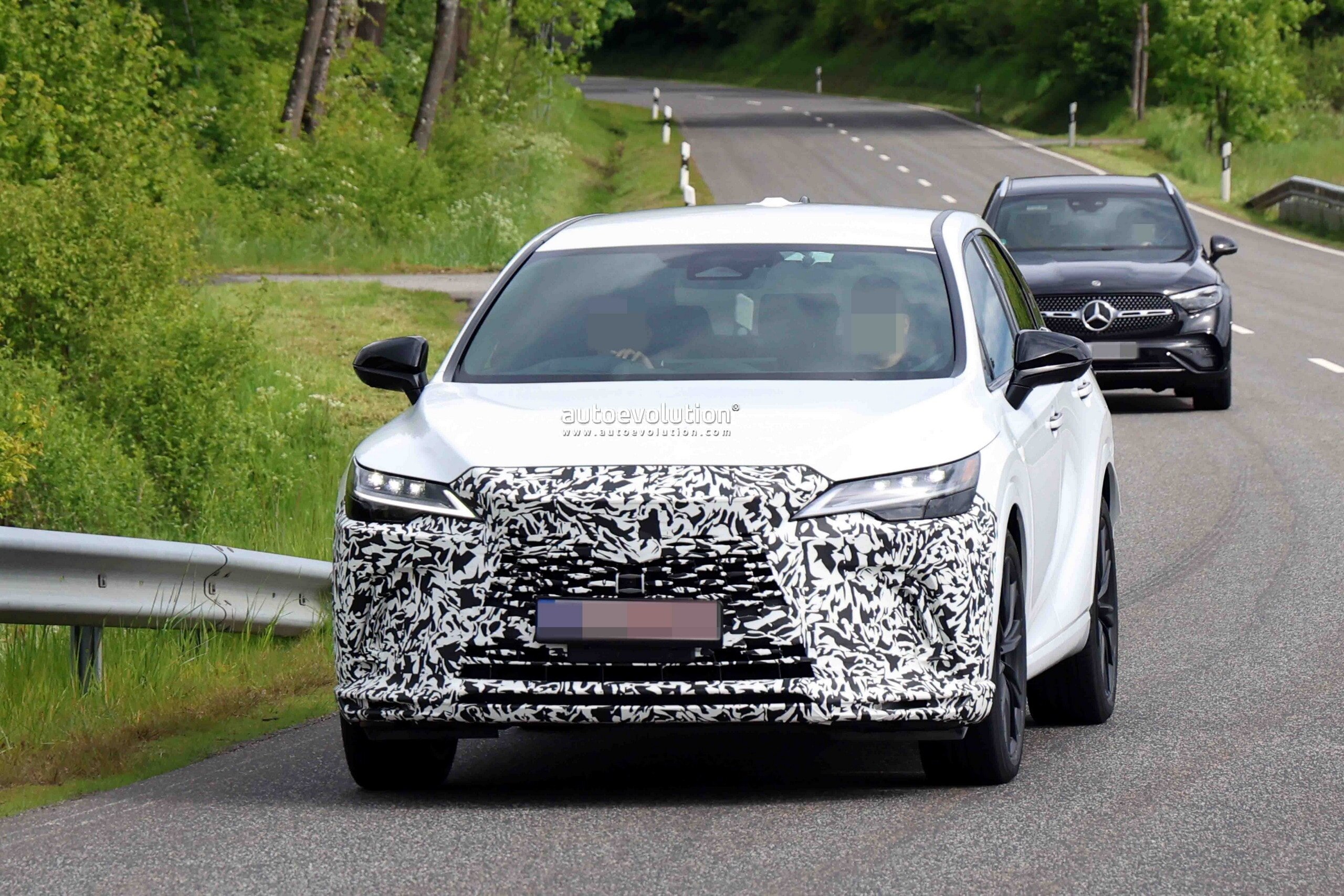 2028 Lexus RX Facelift - SCOOPS - NewCarscoops.com