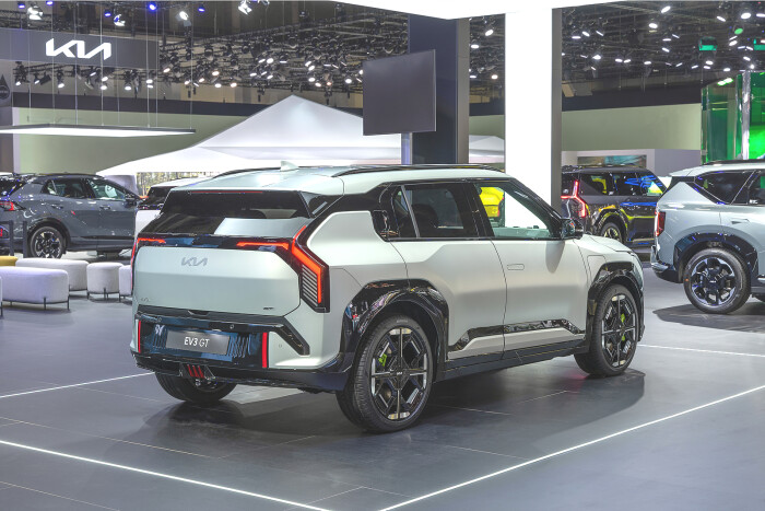 kia ev3 gt ivory silver matt motorshow static highres 07