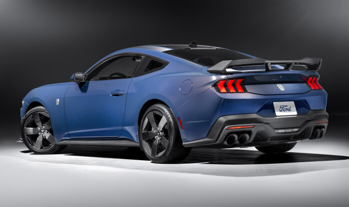 Mustang-Dark-Horse-Carbon-Fiber-Wheels_02d3a0afffaba159e0.md.jpeg