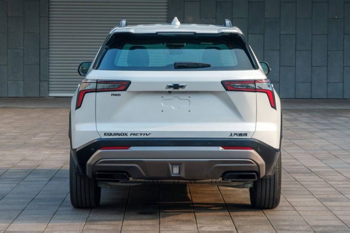 2025-Chevrolet-Equinox-Activ-China-Press-Photos-Exterior-004-rear-tail-lights-720x480