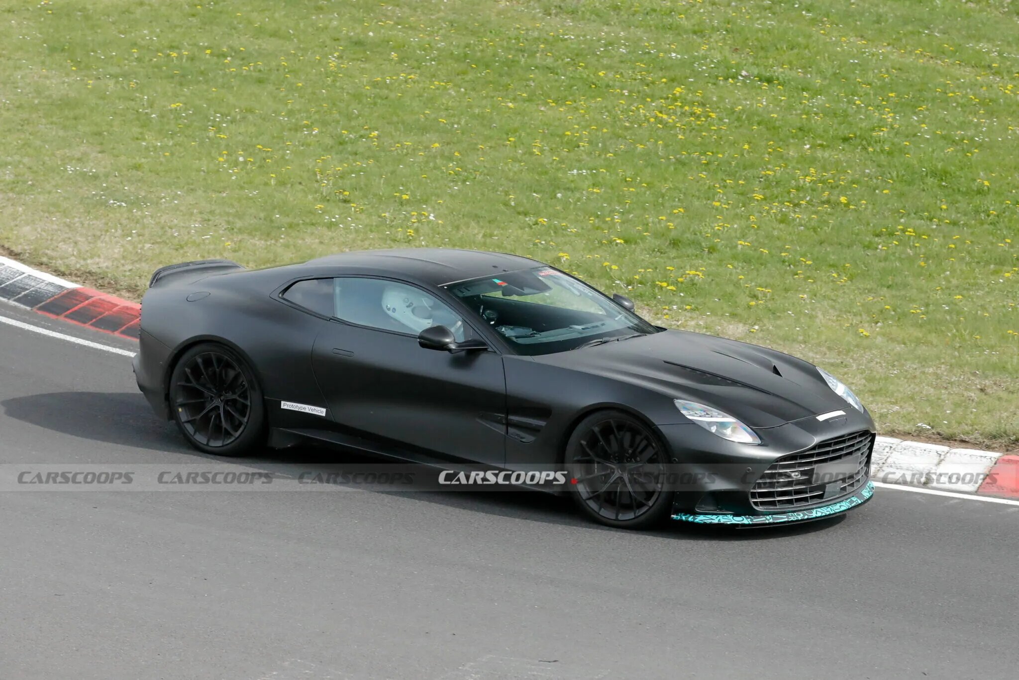 その他 VANQUISH 5X PROTOTYPE 2027 Aston Martin Vanquish S - SCOOPS - NewCarscoops.com