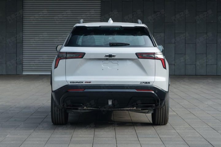 2025-Chevrolet-Equinox-RS-China-Leaked-Photos-Exterior-004-rear-720x480