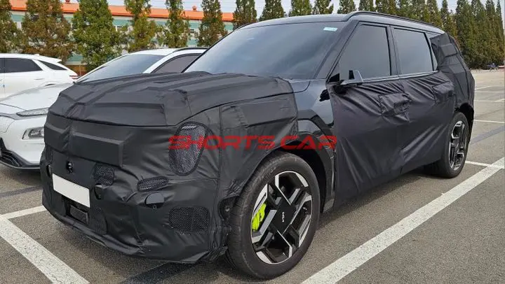 kia-ev9-gt-spied-up-close-shortscar5.jpg