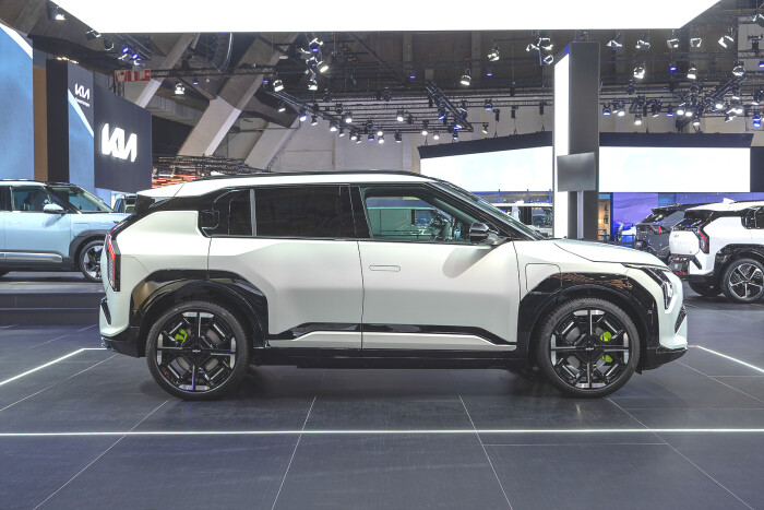 kia ev3 gt ivory silver matt motorshow static highres 06