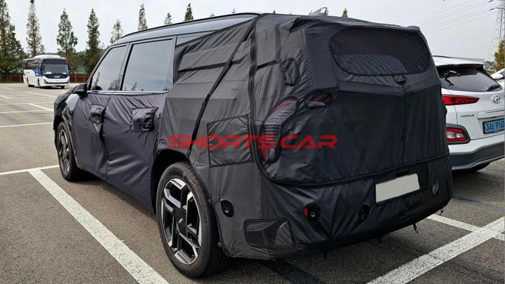 kia-ev9-gt-spied-up-close-shortscar8